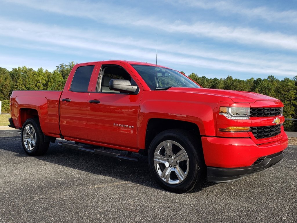 Pre-Owned 2018 Chevrolet Silverado 1500 Custom RWD Extended Cab Pickup