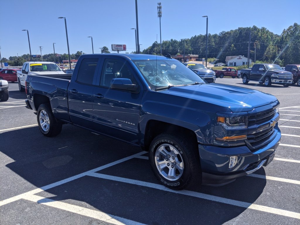 Pre-Owned 2018 Chevrolet Silverado 1500 LT Z71 4WD